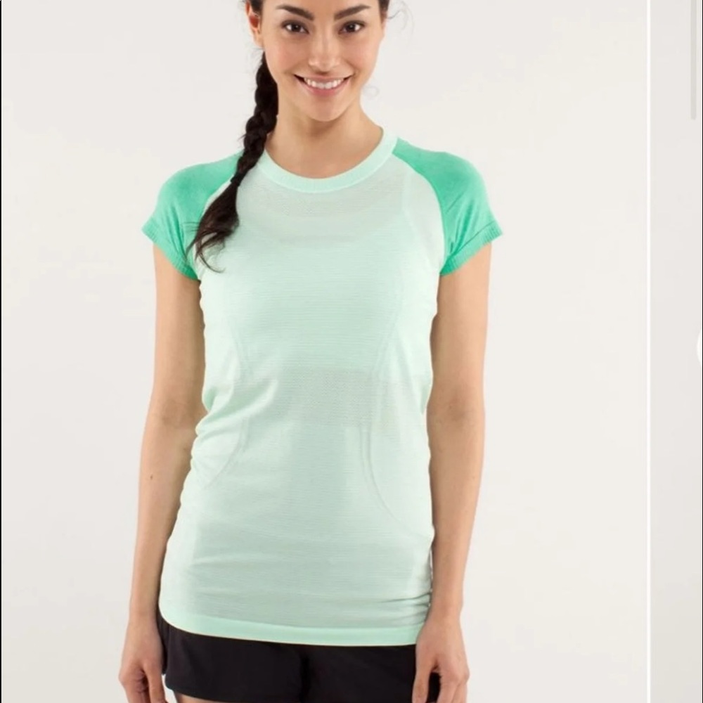 Lululemon Swiftly Tech Run Short sleeve